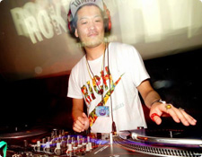 DJ HIROKI