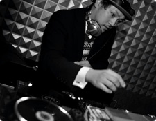 DJ PEY