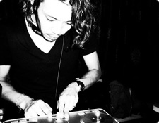 DJ SHINTARO a.k.a Pe→L'o