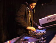 DJ 
